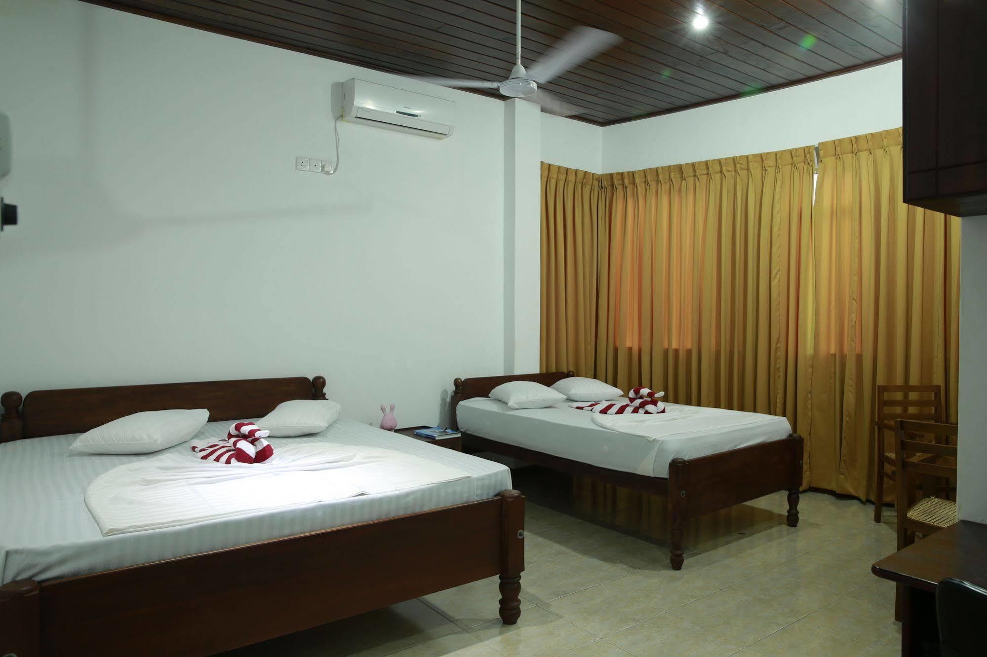 Hotel Aradhana Galle Exterior foto